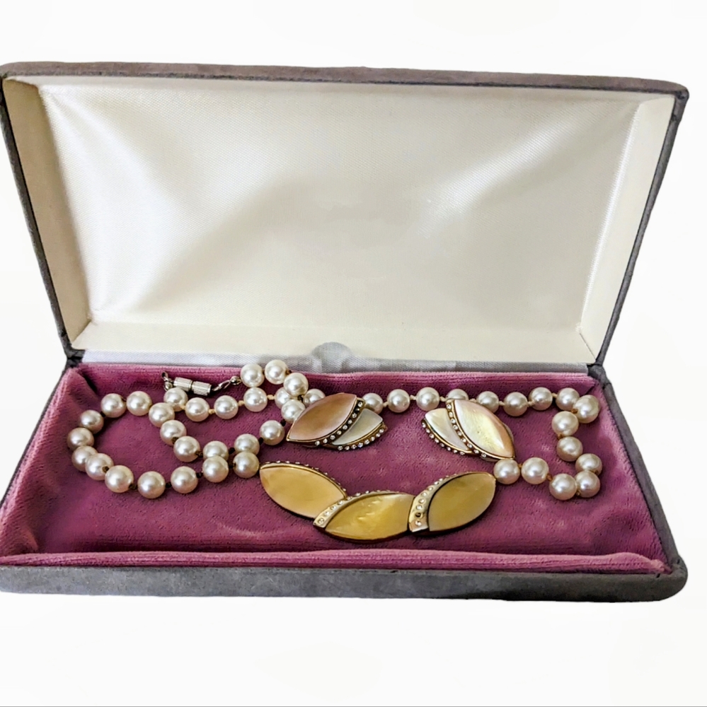 - Vintage Fifth Avenue Collection Necklace & Earrings Faux Pearl & Abalo…
